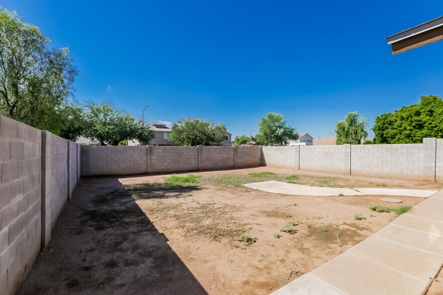 Building Photo - 6933 W Nicolet Ave
