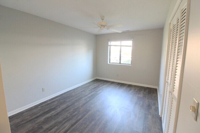 Building Photo - 1112 Blue Ridge Dr
