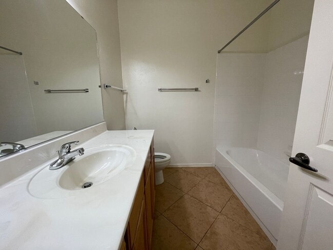 Building Photo - 1994 Willow Oak Ln