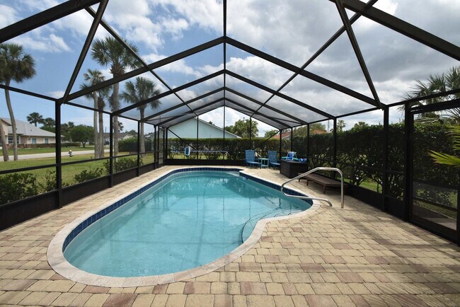 Building Photo - 3 Cherokee Ct W