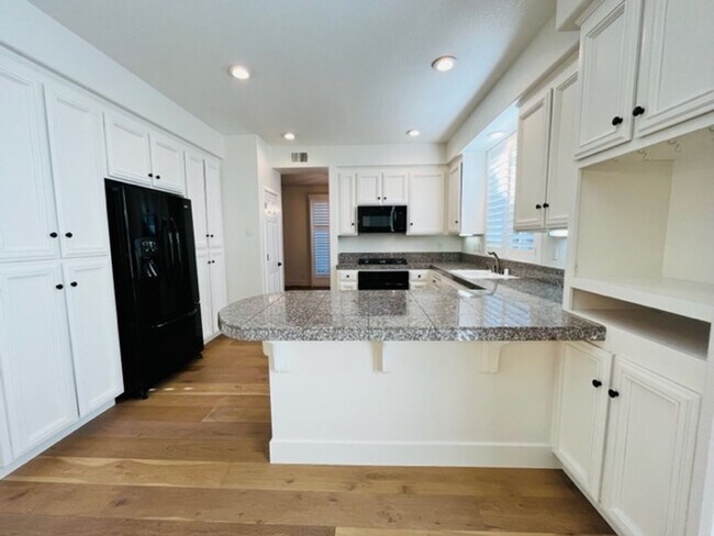 Building Photo - Move-in Ready 3BD/2.5BA, Two-Story Home in Stony Brook in Downtown Danville