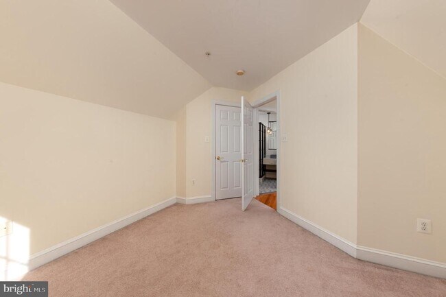 Building Photo - 1308 McLean Crest Ct