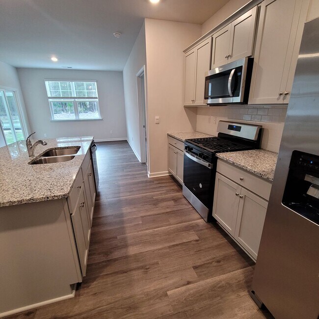 Building Photo - Brand new construction home in the desirable Brunswick Forest subdivision