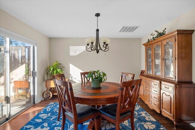 Building Photo - 737 Summerwood Dr