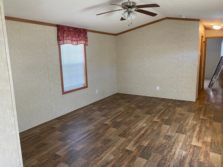 Building Photo - 5050 US-209