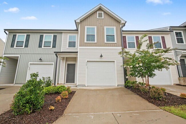 Building Photo - 909 Falls Grove Trl