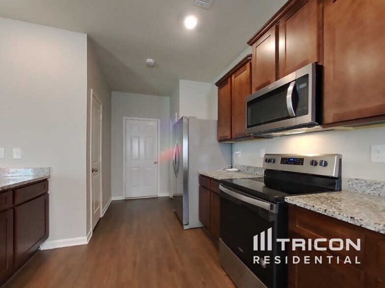 Building Photo - 4822 Moccasin Ct