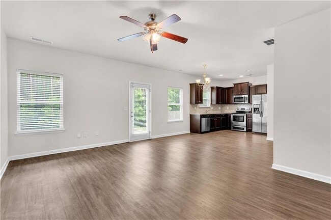 Building Photo - 4488 Ravenwood Dr