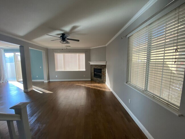 Building Photo - 709 Embassy Cir
