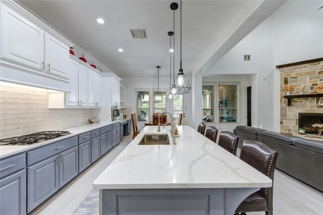 Building Photo - 27818 Pinpoint Crossing Dr