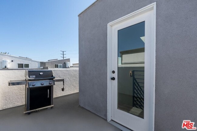 Building Photo - 4912 S Centinela Ave