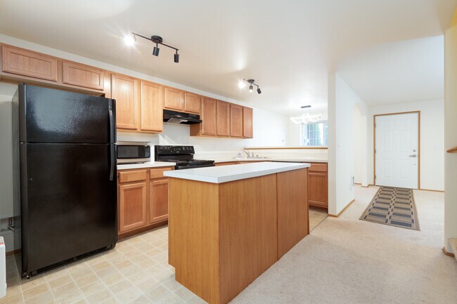 Building Photo - 2732 Hidden Springs Loop SE