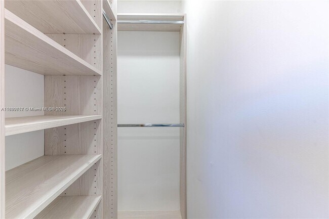 Building Photo - 13900 SW 65th Terrace