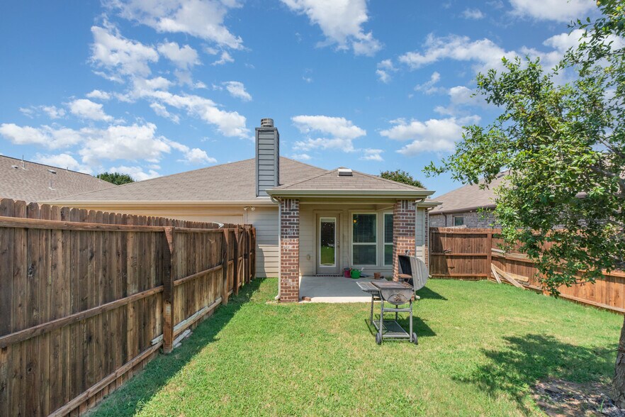Building Photo - 9012 Cross Oaks Ranch Blvd