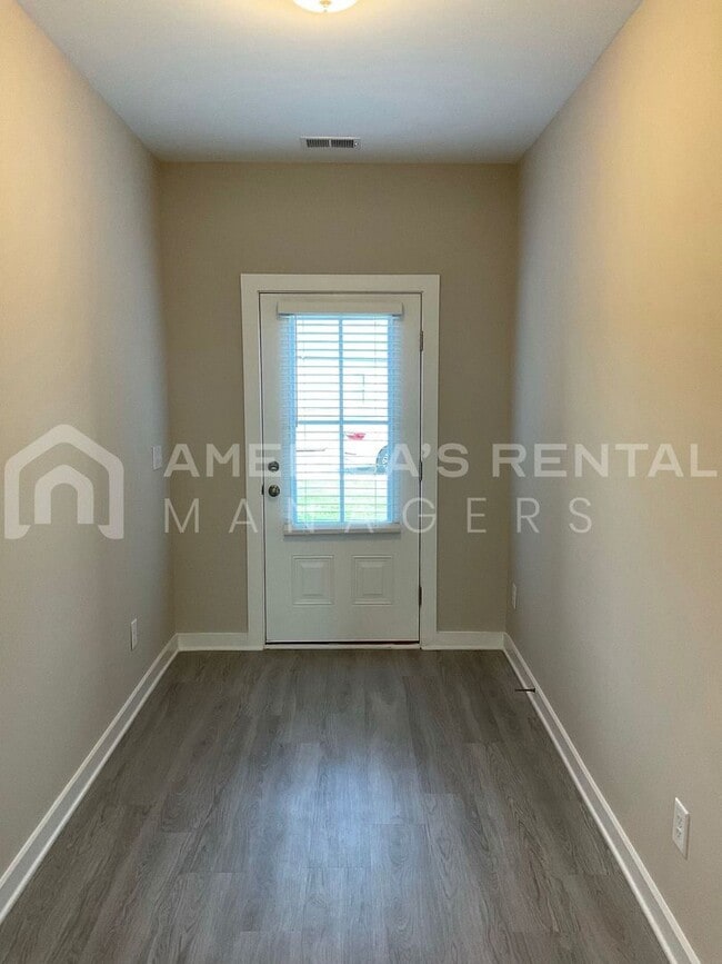 Building Photo - Home for Rent in Clanton, AL!!! Available to View Now!