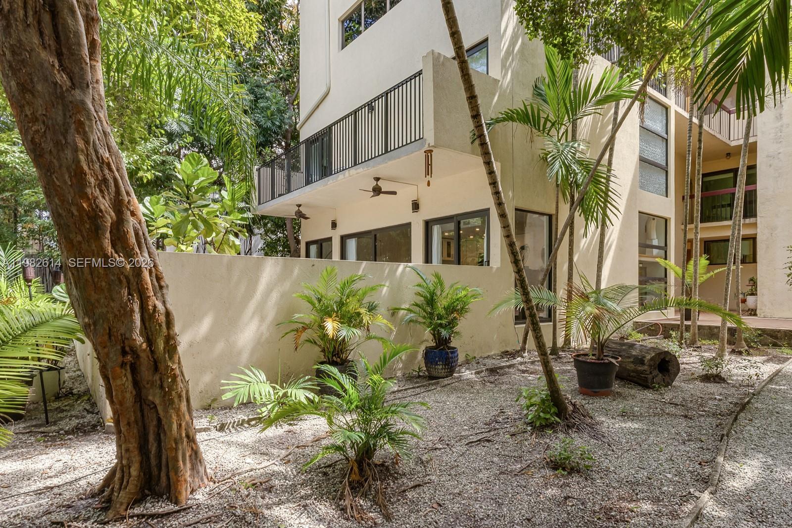 Building Photo - 2400 Brickell Ave