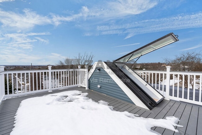 Building Photo - 24 Vernon Ave