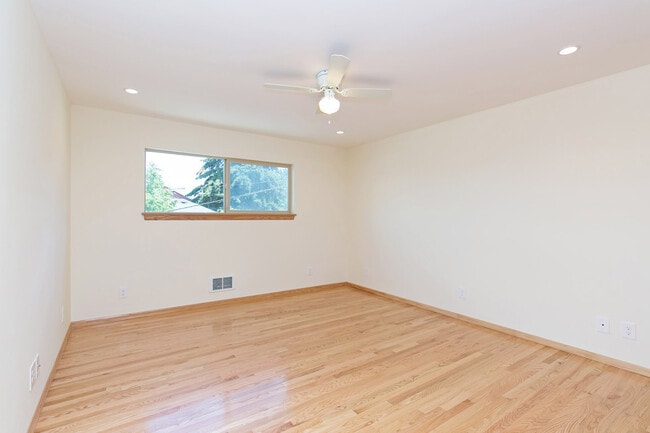 Interior Photo - Florentia Street Apartments