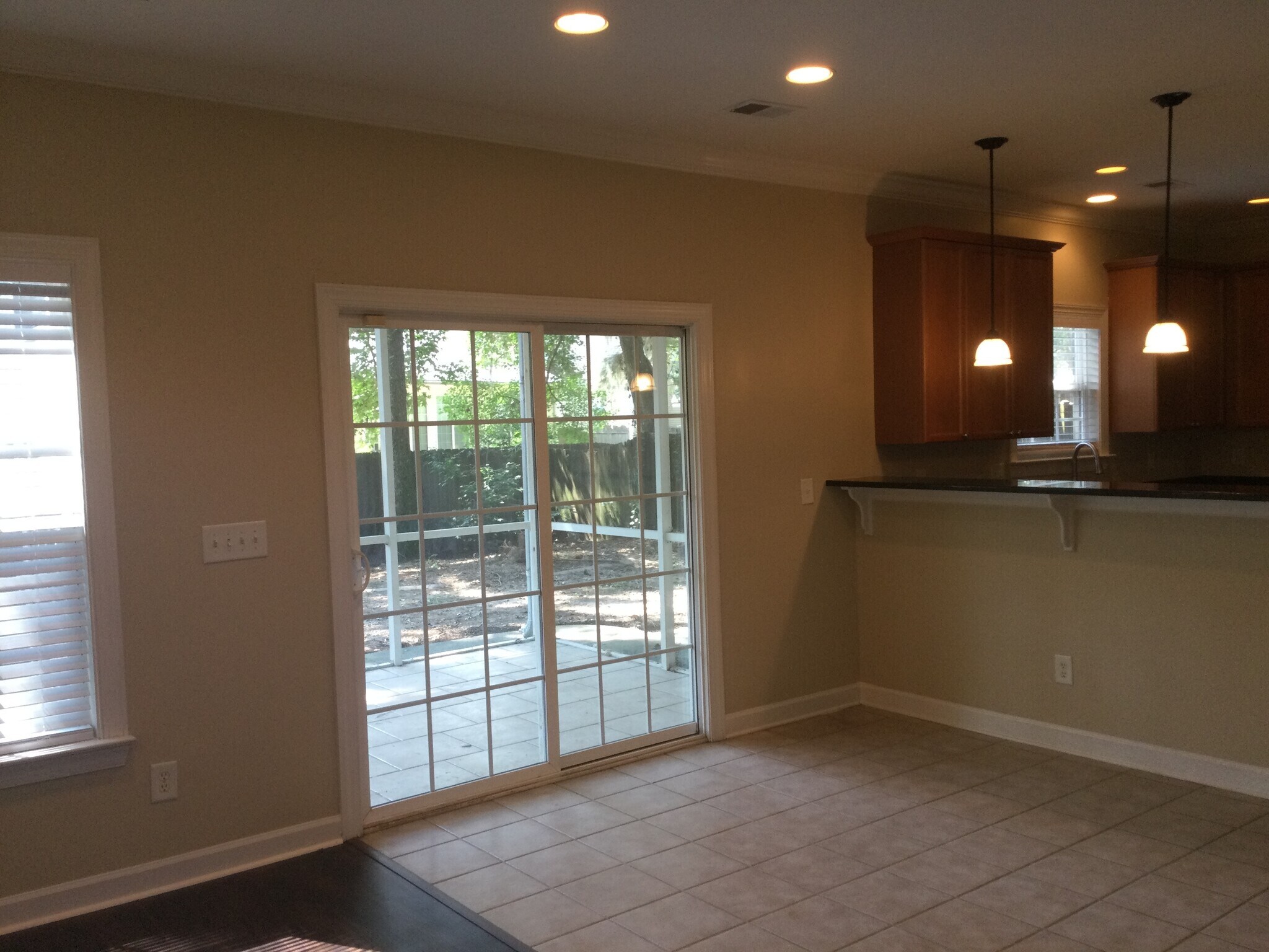 Building Photo - 8669 Hickory Creek Ln