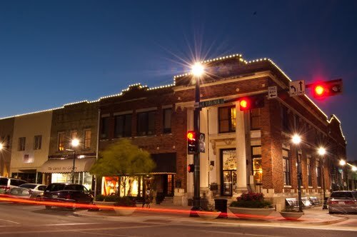 Building Photo - 302 S. Benge Street