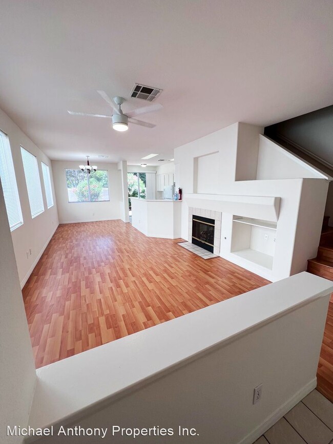 Building Photo - 3 br, 2.5 bath House - 11882 Scripps Creek...