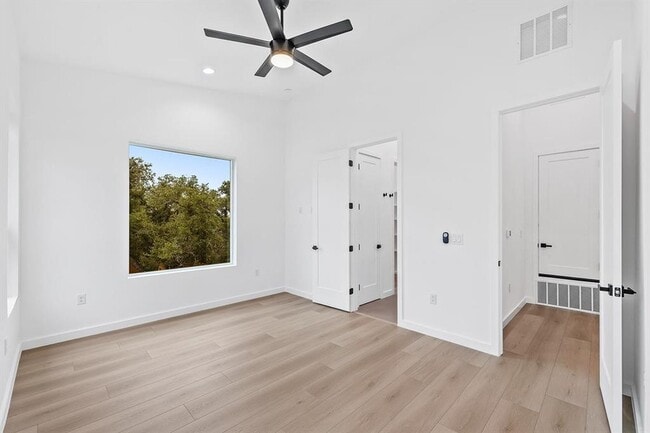 Building Photo - 21508 Twain Cove