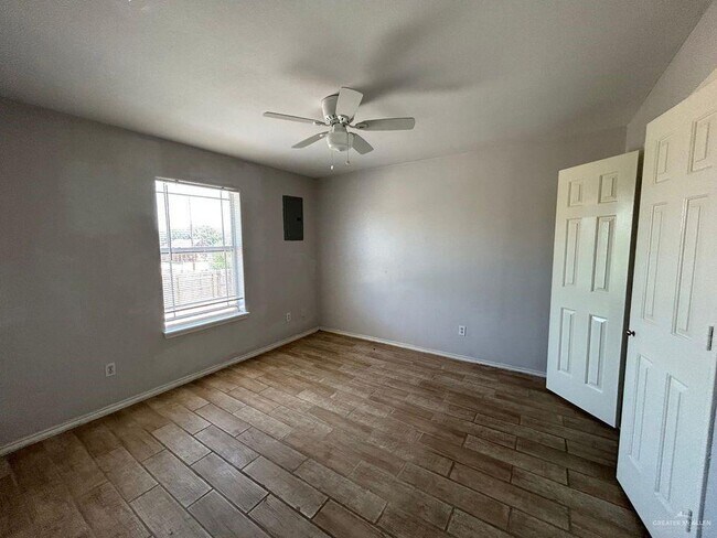 Building Photo - 9 Graham Ave