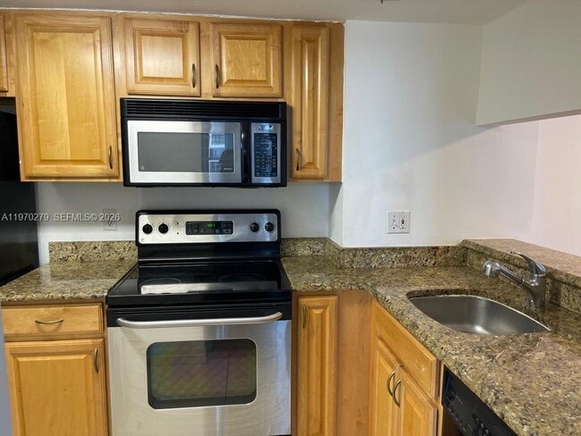 Building Photo - 770 Claughton Island Dr