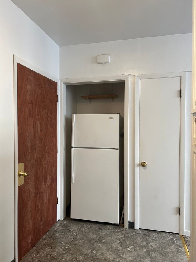 Building Photo - 5619 6th Ave