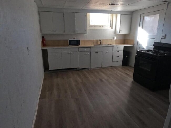 Building Photo - 1480 Wilmont Rd