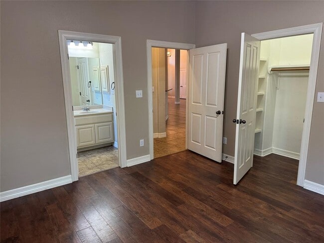 Building Photo - 1220 Pine Forest Cir