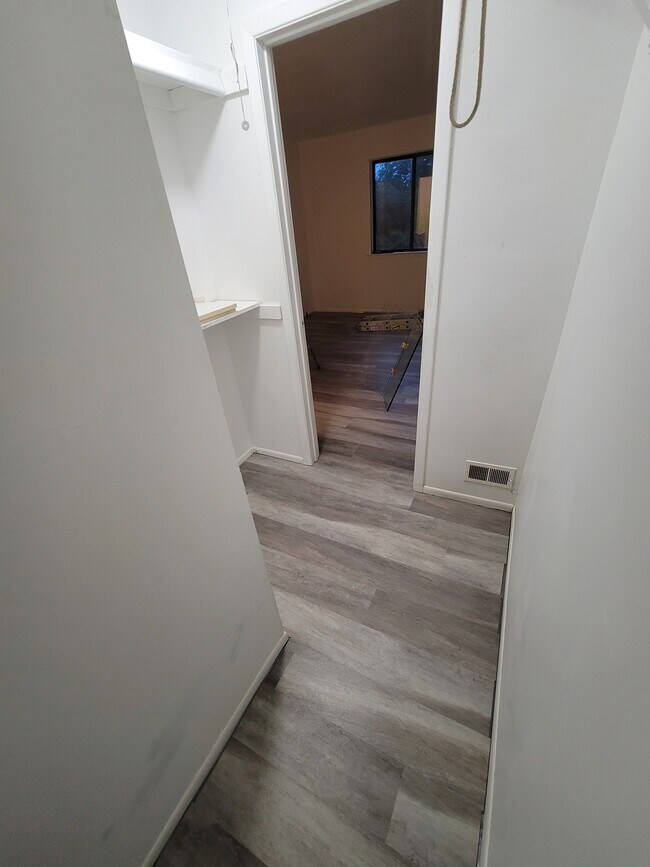 Building Photo - 1303 Morris Ct