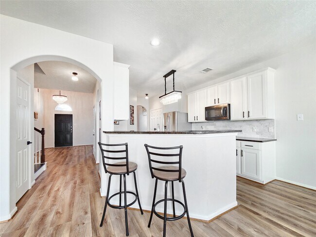 Building Photo - 21827 Sierra Long Dr