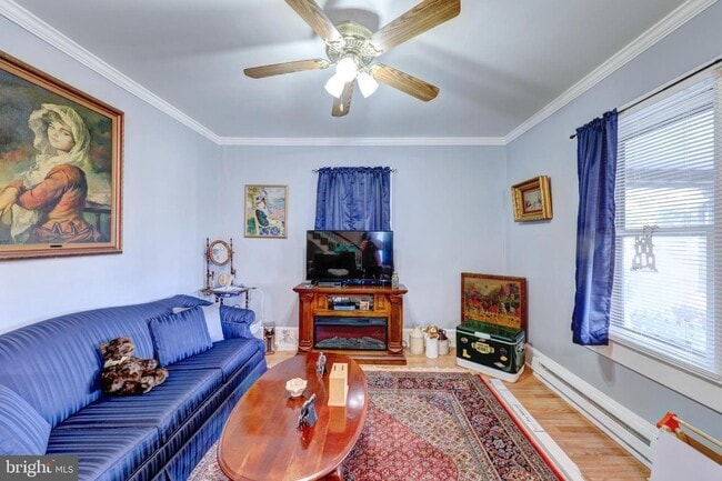 Building Photo - 220 Hazel Ave