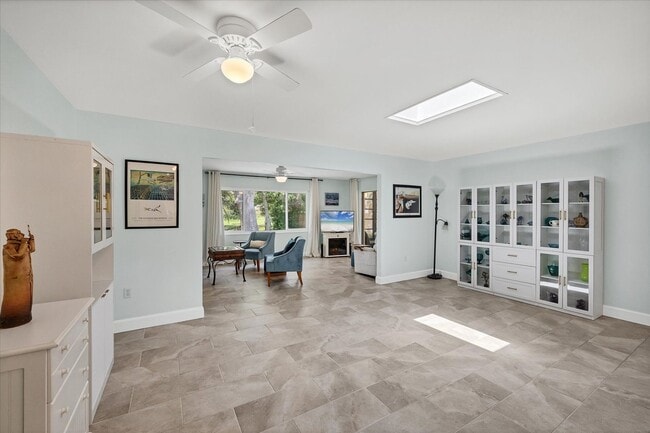 Building Photo - BENEVA & CLARK RD / VILLA
