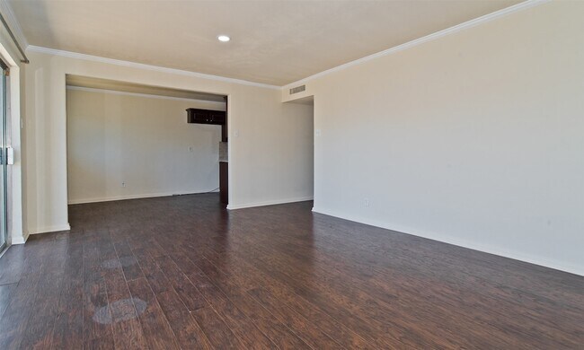 Building Photo - 502 Campfire Dr