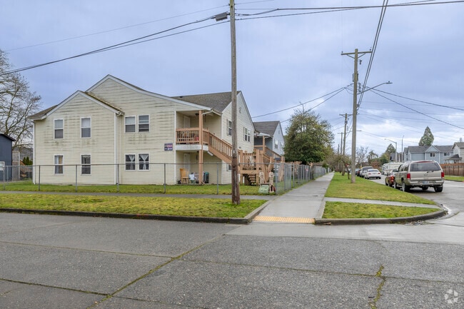 Building Photo - Commonwealth Apartments