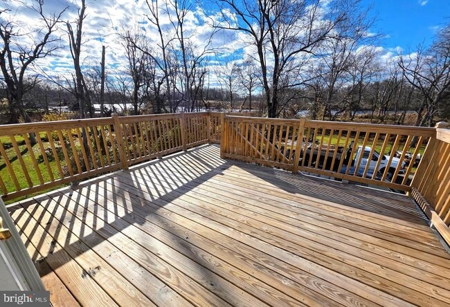 Building Photo - 127 S Main St