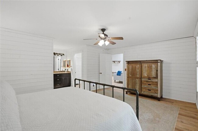 Building Photo - 64 Paddock Wy