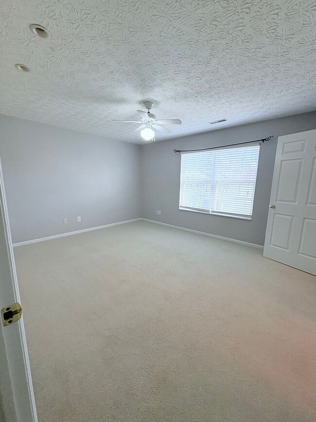 Building Photo - Beautiful 3BR 3BA w/ Attached Garage • White-Appliance Kitchen • HOA Lawn Care in Dublin