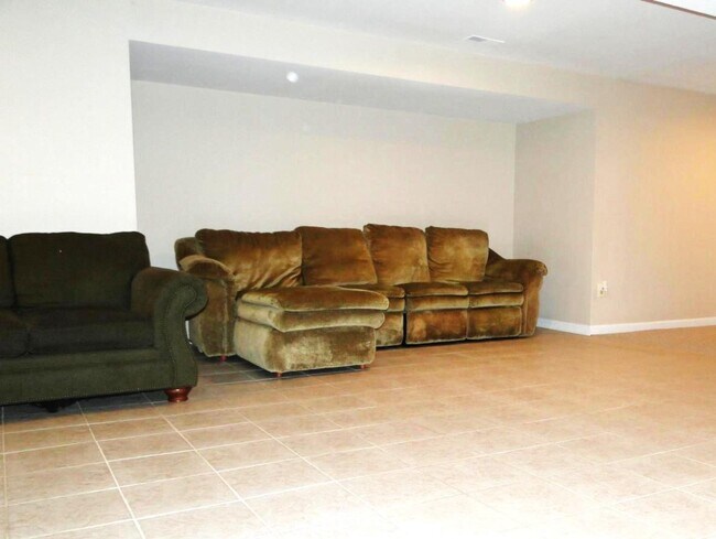 Building Photo - 2009 Willow Glen Ct