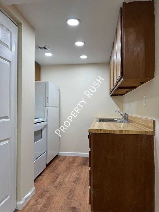 Building Photo - 1511 Rustic Dr