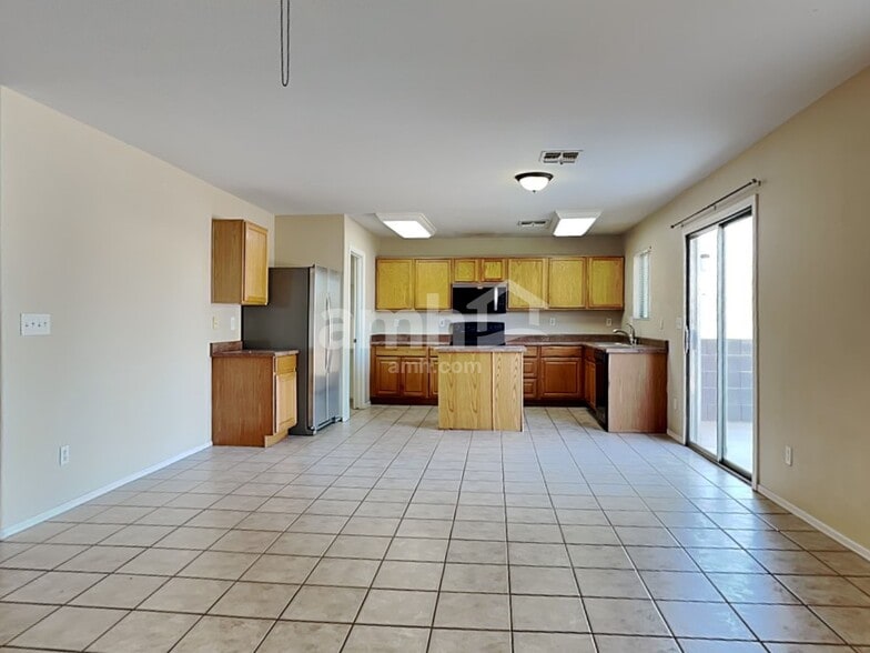 Building Photo - 1102 E Renegade Trl