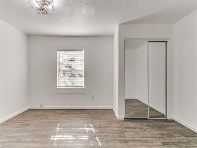 Building Photo - 816 S Santa Fe Dr