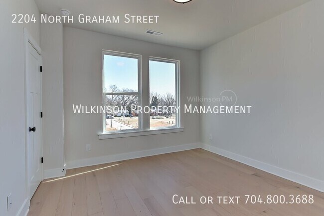 Building Photo - 2204 N Graham St