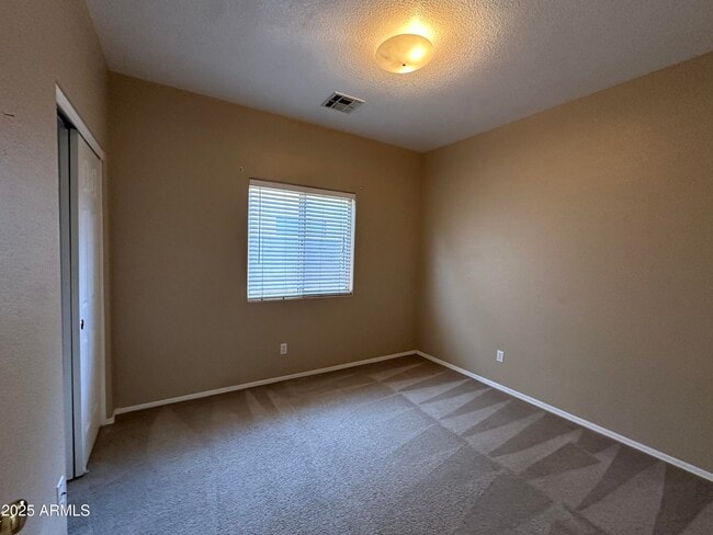 Building Photo - 14333 W Mitchell Dr