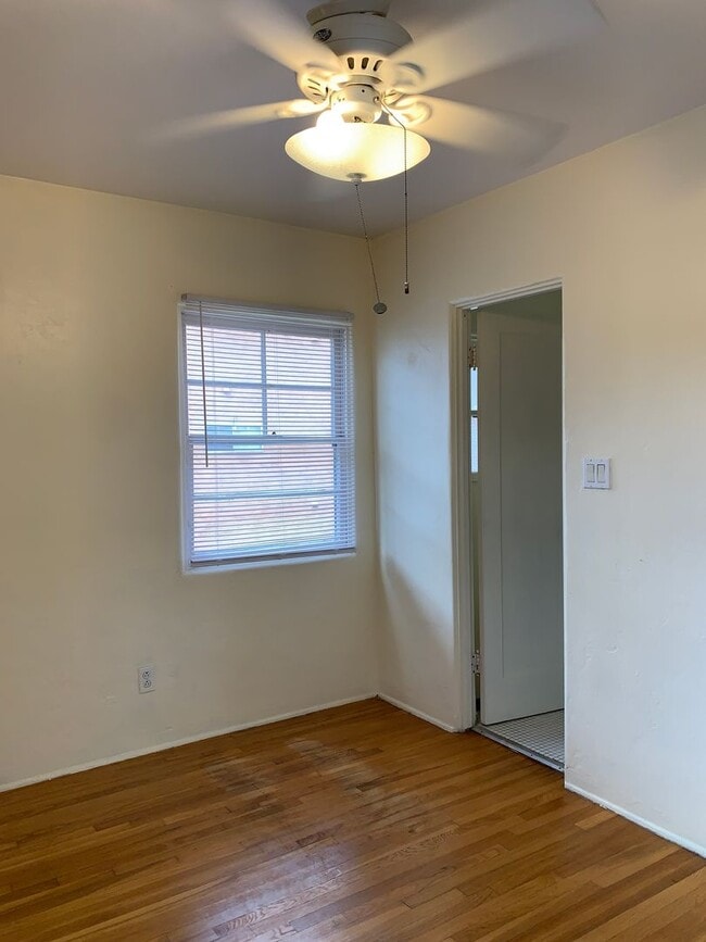 Building Photo - Spacious 1 bedroom