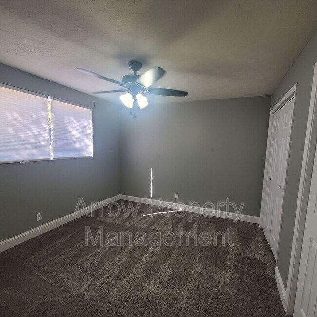 Building Photo - 3840 S 46th St