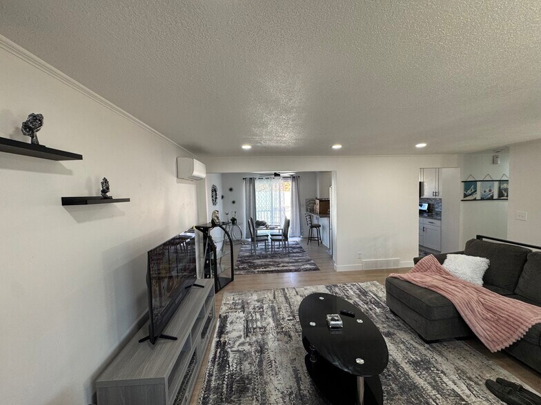 Building Photo - 10541 S Amaryllis Dr