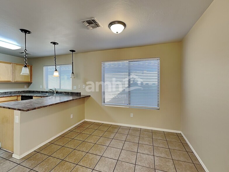 Building Photo - 3211 W Saint Kateri Dr